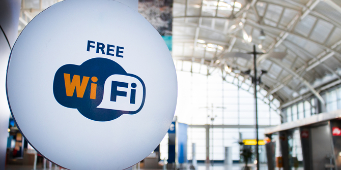 Comment utiliser une fausse adresse IP et vous masquer en ligne 10 Comment utiliser une fausse adresse IP et vous masquer en ligne masquer l'adresse IP avec le wifi public