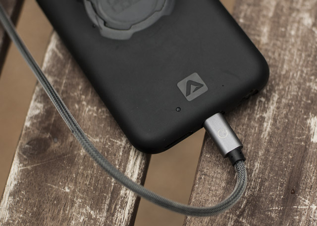 Résumé de l'examen des câbles Lightning 11 Examen des voltages Round-Up de Lightning Cable Review 1
