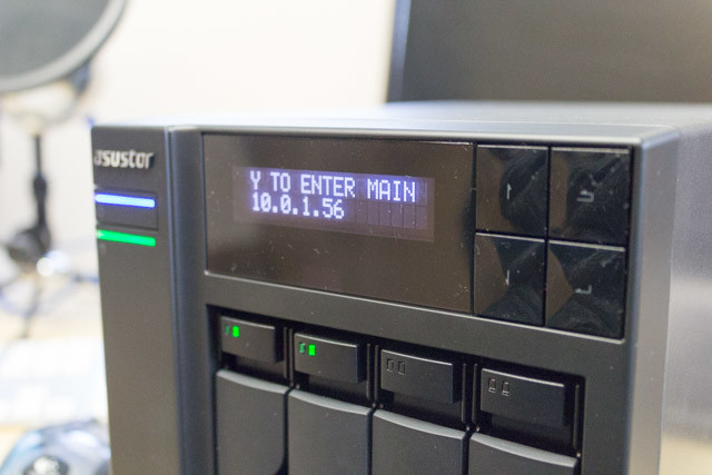 ASUSTOR AS7004T NAS et revue et remise de Media Center 9 asustor as7004t nas - panneau avant lcd