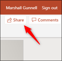 Comment collaborer sur une présentation Microsoft PowerPoint 6 Cliquez sur «Partager» dans la présentation.
