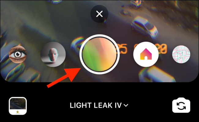 Comment utiliser les effets Instagram sur iPhone et Android 16 Les effets enregistrés apparaissent à gauche du déclencheur.