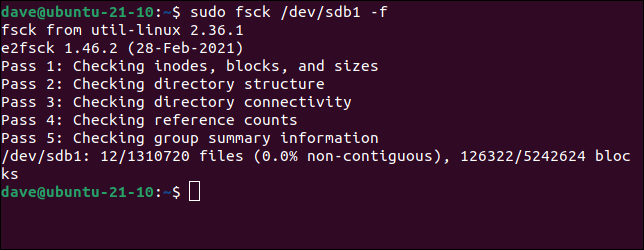 Comment utiliser la commande fsck sous Linux 15 Forcer une vérification du système de fichiers à l'aide de l'option force dans une commande fsck